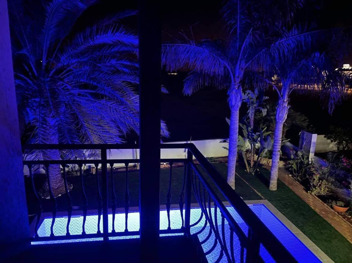 Tropical Villa Ayía Nápa