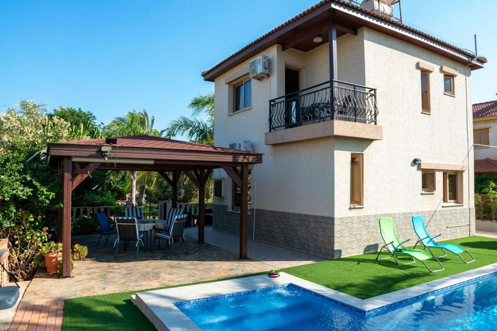 Tropical Ayía Nápa