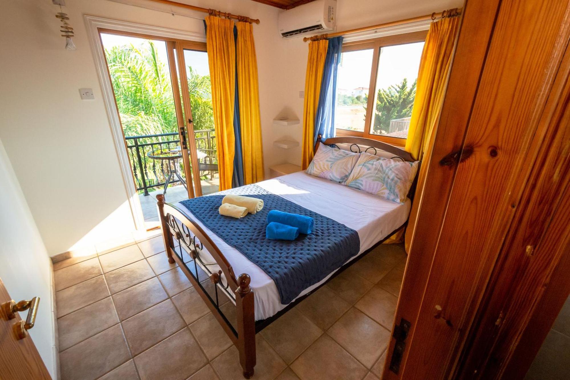 Tropical Villa Ayía Nápa