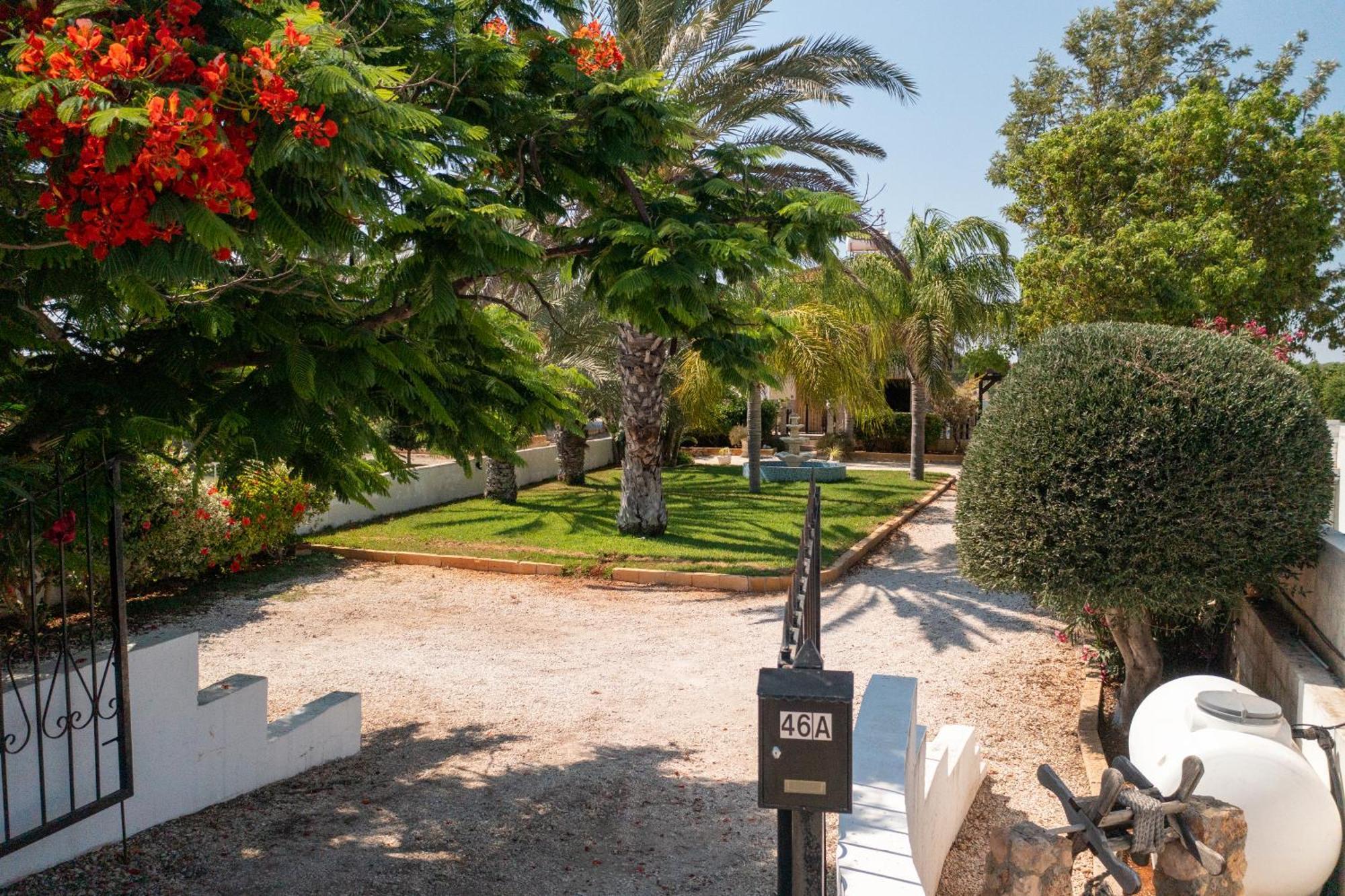 Tropical Villa Ayía Nápa